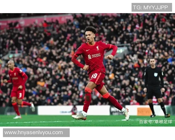 印第安裔足球明星的崛起与挑战：从草根到国际舞台的精彩历程